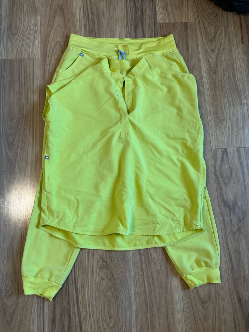 Figs Neon Lime Scrub Top and pants set